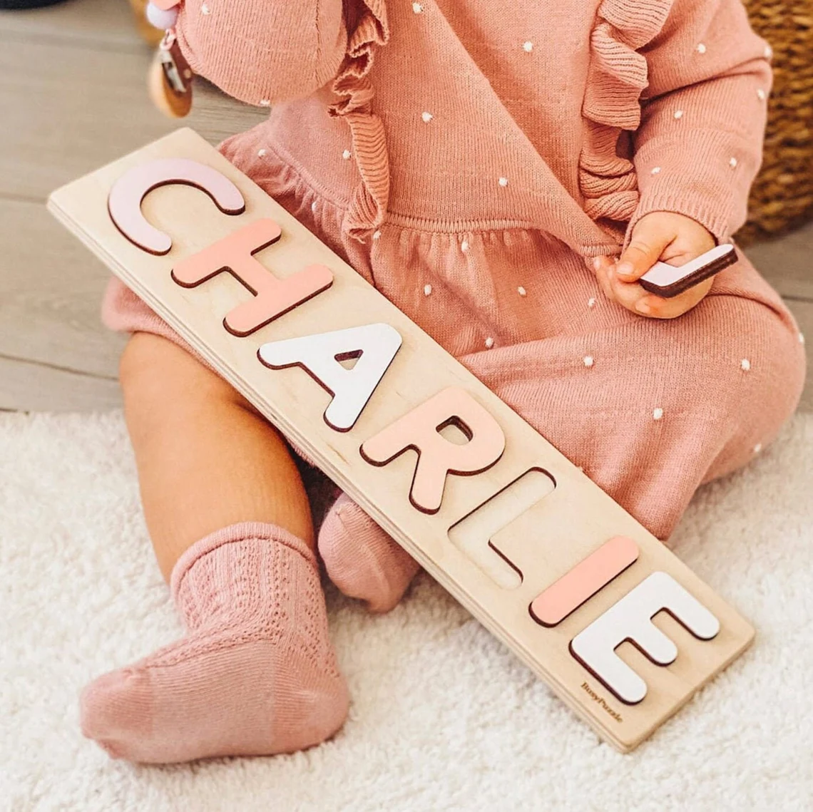 ปริศนาชื่อส่วนบุคคลพร้อมหมุด | - Wooden Puzzle Kids บทวิจารณ์และราคา